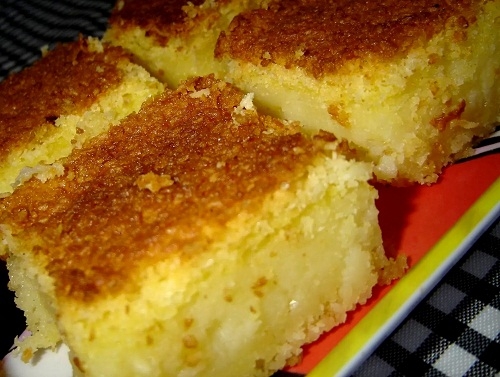 Bolo de milho com leite condensado