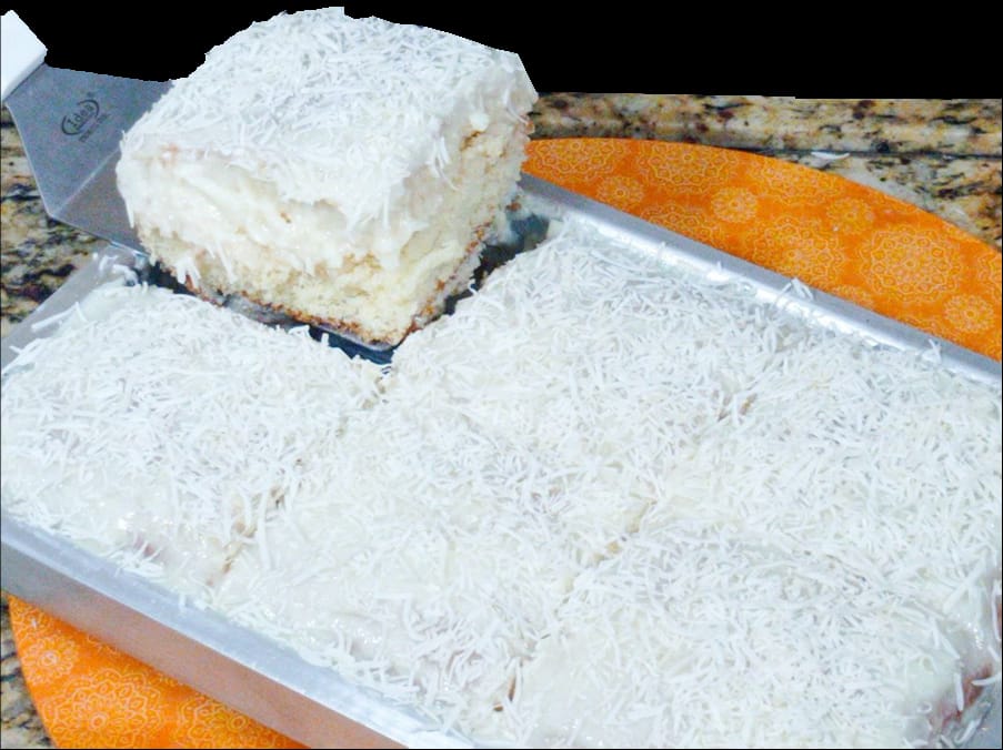 Bolo de coco gelado