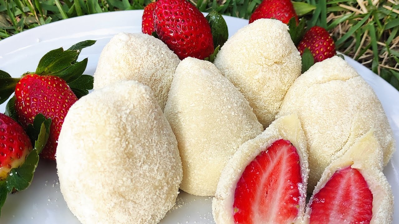 coxinha doce com morango