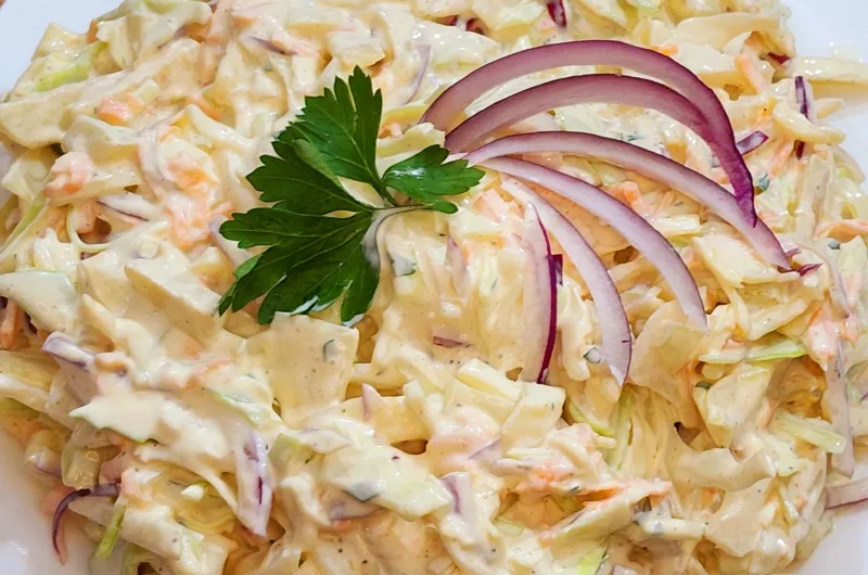 Salada de repolho cremosa