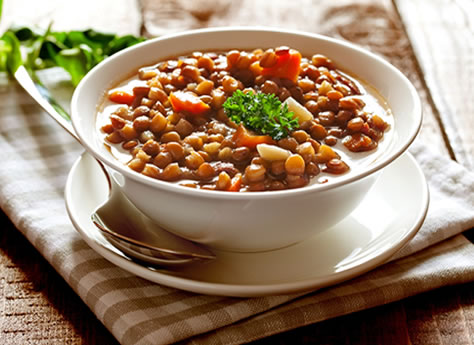Sopa de lentilha com legumes