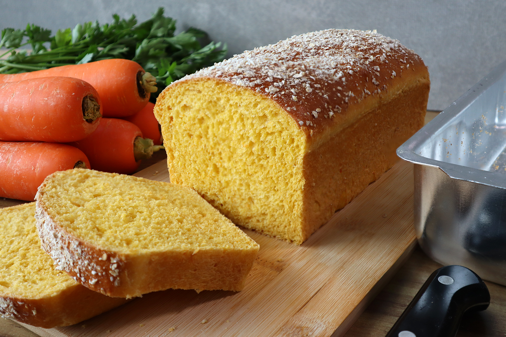 Pão de cenoura, aveia e mel