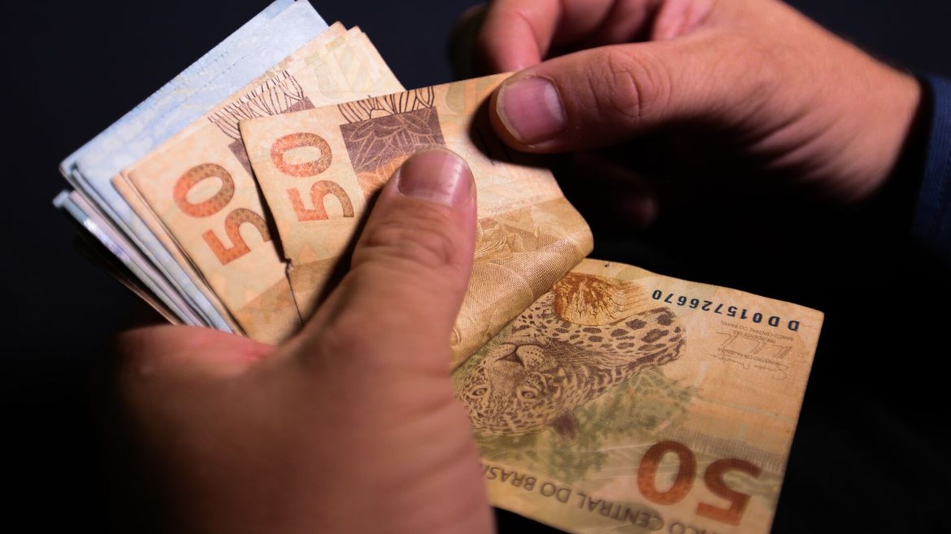 Até 3.000 esquecidos em bancos